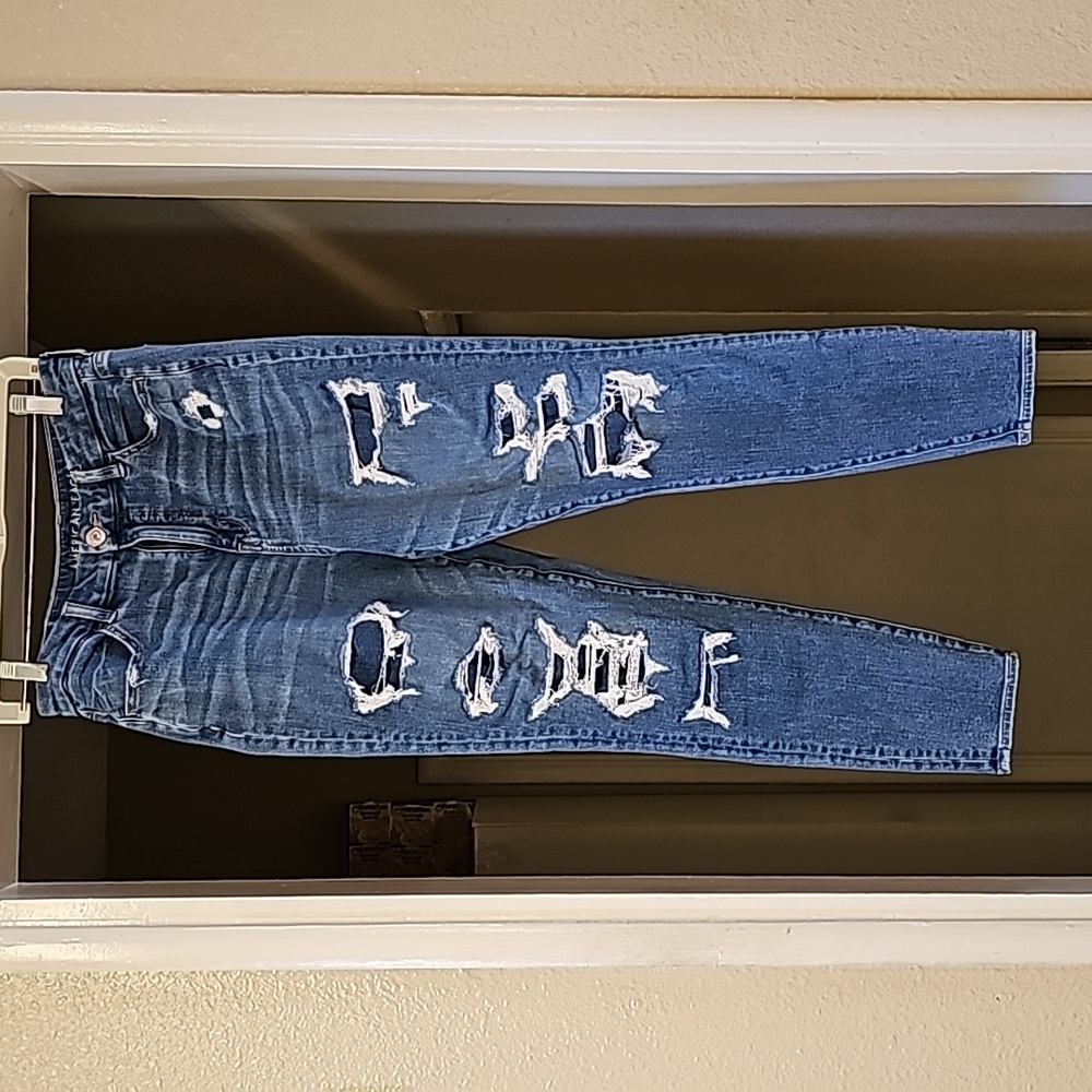 The Dream Jean American Eagle skinny jeans. Size 10.  Tote 3.